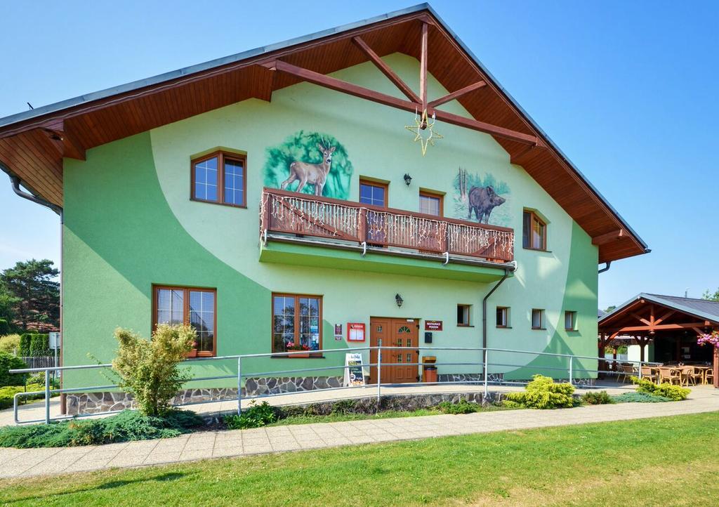 Restaurace A Penzion Kamenec Jilesovice Exterior photo
